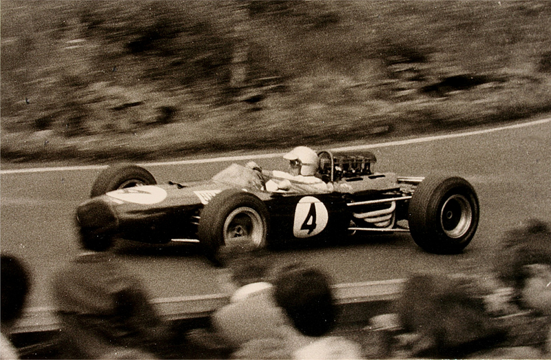 Illustration for article titled Hopping Into Jack Brabham's Seat